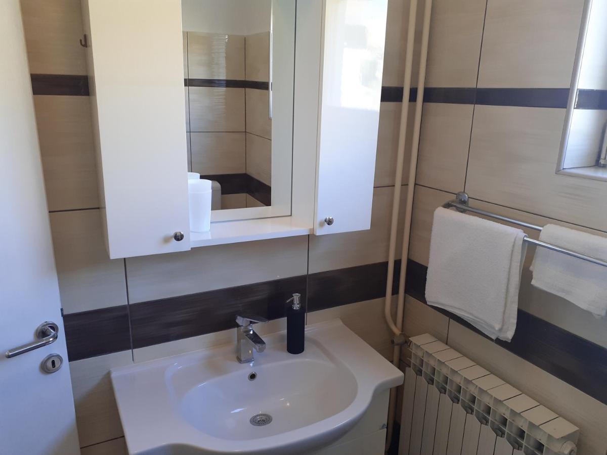 Tomas,,,spacious House With Private Parking,terrace,5g Internet,,,,, Appartement